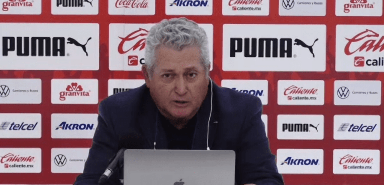 Vucetich oculta error de Mier para resaltar triunfo ante Pumas