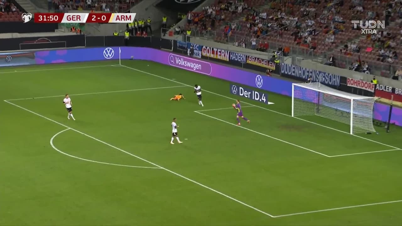 ¡TIRO ATAJADO! disparo por Sargis Adamyan.