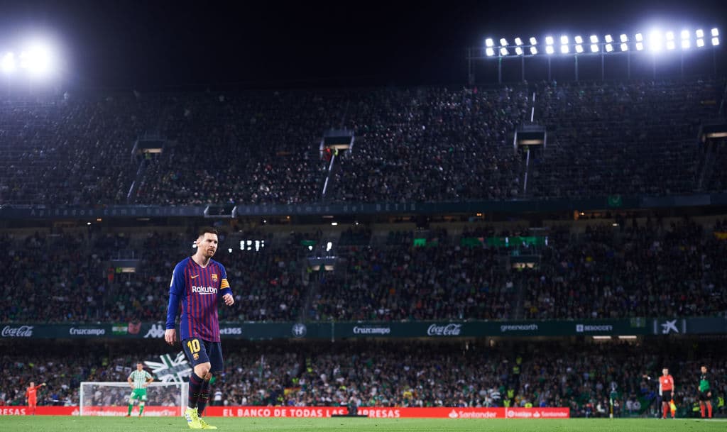 El Villamarín vio el 17 de marzo del 2019 una goleada 1-4 del Barca al Betis.
<br>Leo marcó un hat-trick y el público rival se levantó en una ovación y coreó su nombre. Messi agradeció el gesto.