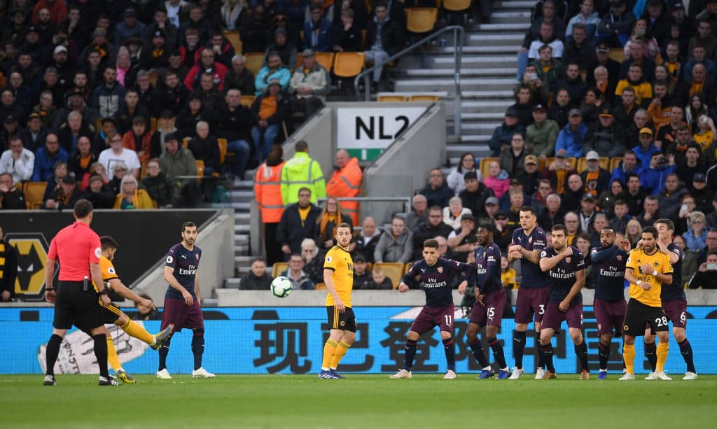 Con ese cobro de un tiro libre el lusitano Neves ponía 1-0 adelante al Wolverhampton, un golazo.