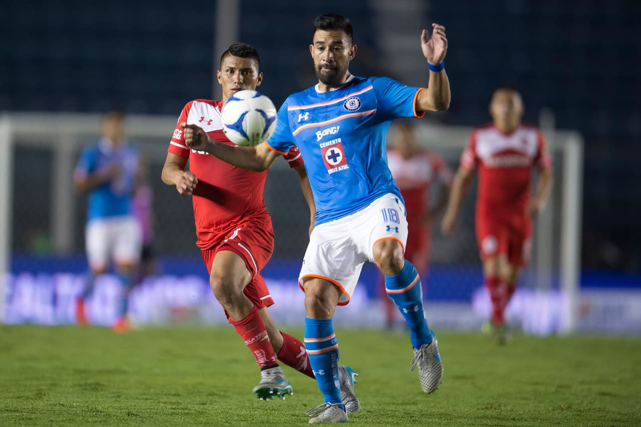 Otro punto a mejorar es el rendimiento de los refuerzos y elementos con los que cuenta el club y finalmente establecer una filosofía de juego que convenza, agrade y sea efectiva.