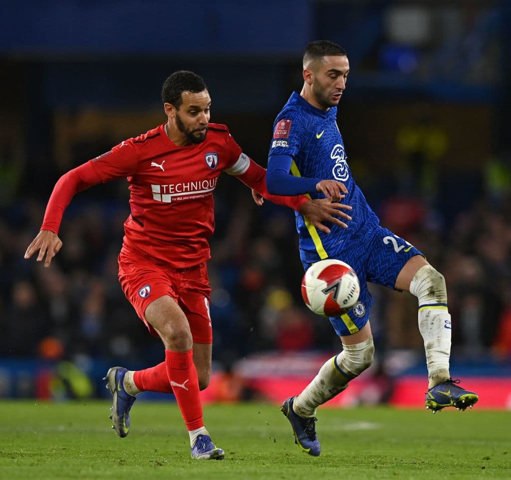 Chelsea golea fácilmente 5-1 al Chestefield, Everton consigue su pase en lso tiempos extras tras vencer 2-3 al Hull City, Leicester pasa por encima 4-1 sobre el Watford y el Newcastle da la sorpresa al caer eliminado 0-1 en su duelo frente al Cambridge United.