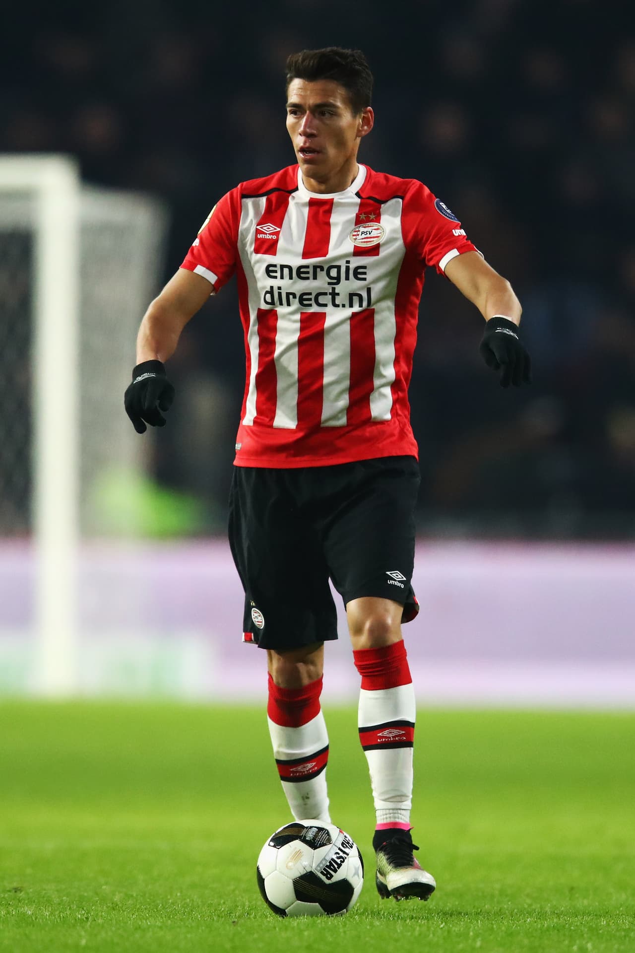 Eredivisie - Jornada 24. El PSV Eindhoven de Héctor Moreno y Andrés Guardado visita al Feyenoord en un partido clave rumbo al título el domingo 25 de febrero a las 8:30 a.m. ET/7:30 a.m. CT/4:30 a.m. PT. Moreno ha jugado 22 partidos –todos de titular– y ha marcado 5 goles.
