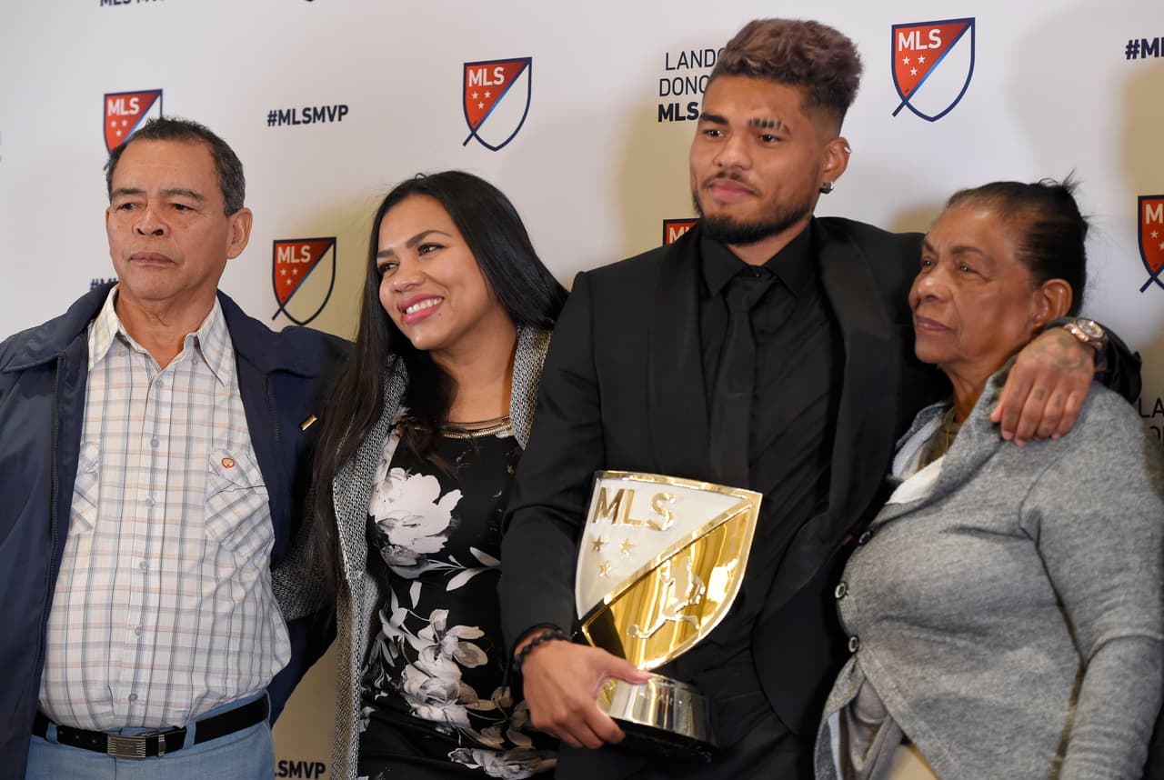 Martínez, quien celebró el reconocimiento junto con toda su familia, es parte de una larga dinastía de MVPs latinoamericanos. (USA Today Images)