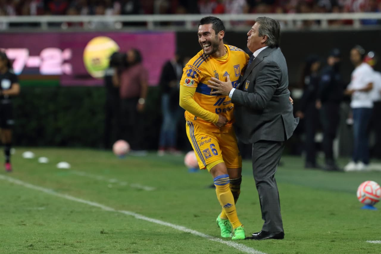 Tigres supera a Chivas y consigue la clasificación a la siguiente fase