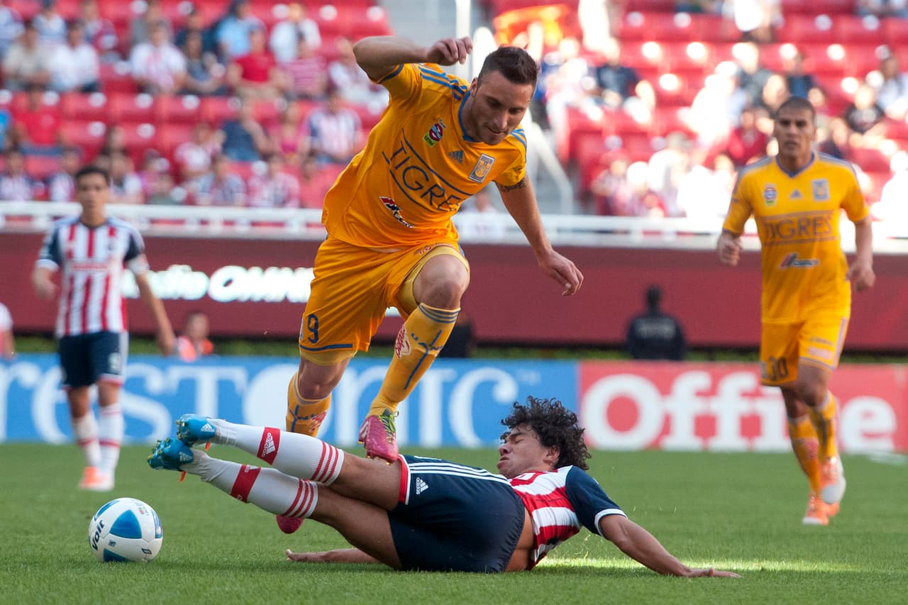Finalmente en el 2010 Ricardo volvería a Tigres, cuadro en el que se mantiene dirigiendo, para cumplir su tercera etapa con el equipo. Desde entonces el ‘Tuca’ suma 2 triunfos, 7 empates y 2 derrotas.