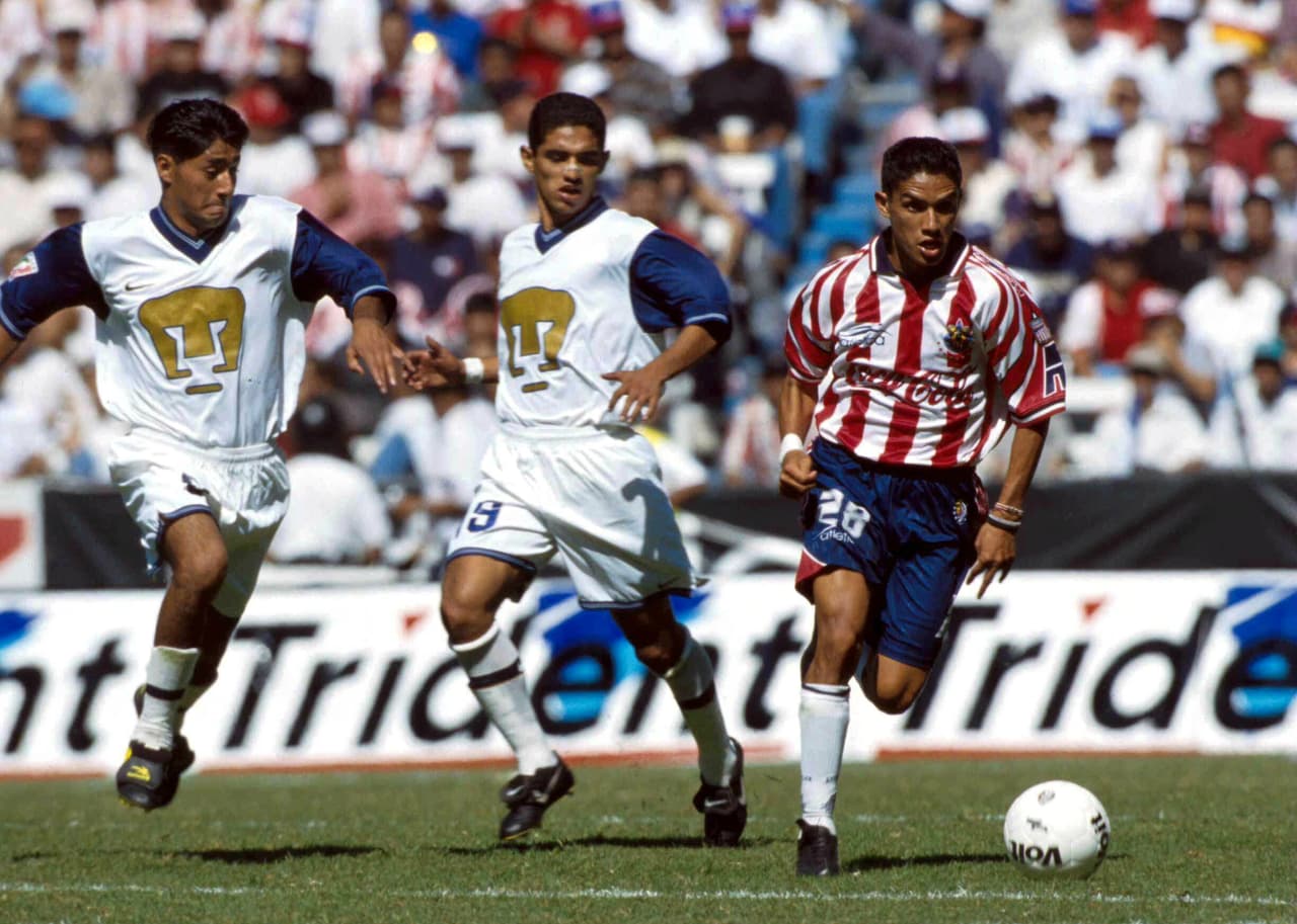 Ferretti no tuvo todas consigo al enfrentarse al Guadalajara, tras iniciar con un empate y una victoria en sus primeros duelos, los tapatíos le tomaron la medida para mantenerse invictos ante el brasileño y sus Pumas con un registro de 6 victorias y 2 empates.