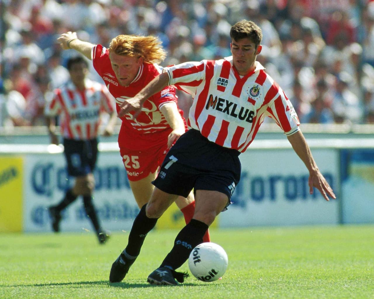 Luego de esta etapa el ‘Tuca’ entrenaría a las Chivas durante 4 años en los cuales ganaría un título en 1997 goleando al Toros Neza y se quedarían cortos en 1998 al perder ante Necaxa.