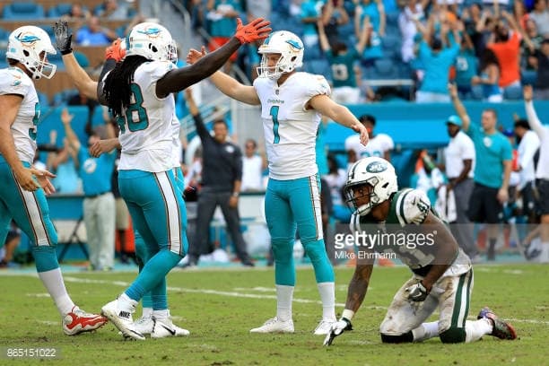 Los Jets (3-4) perdieron con su mariscal de campo Josh McCown, que completó 17 de 27 pases para un total de 209 yardas con tres pases de anotación y una interceptación.