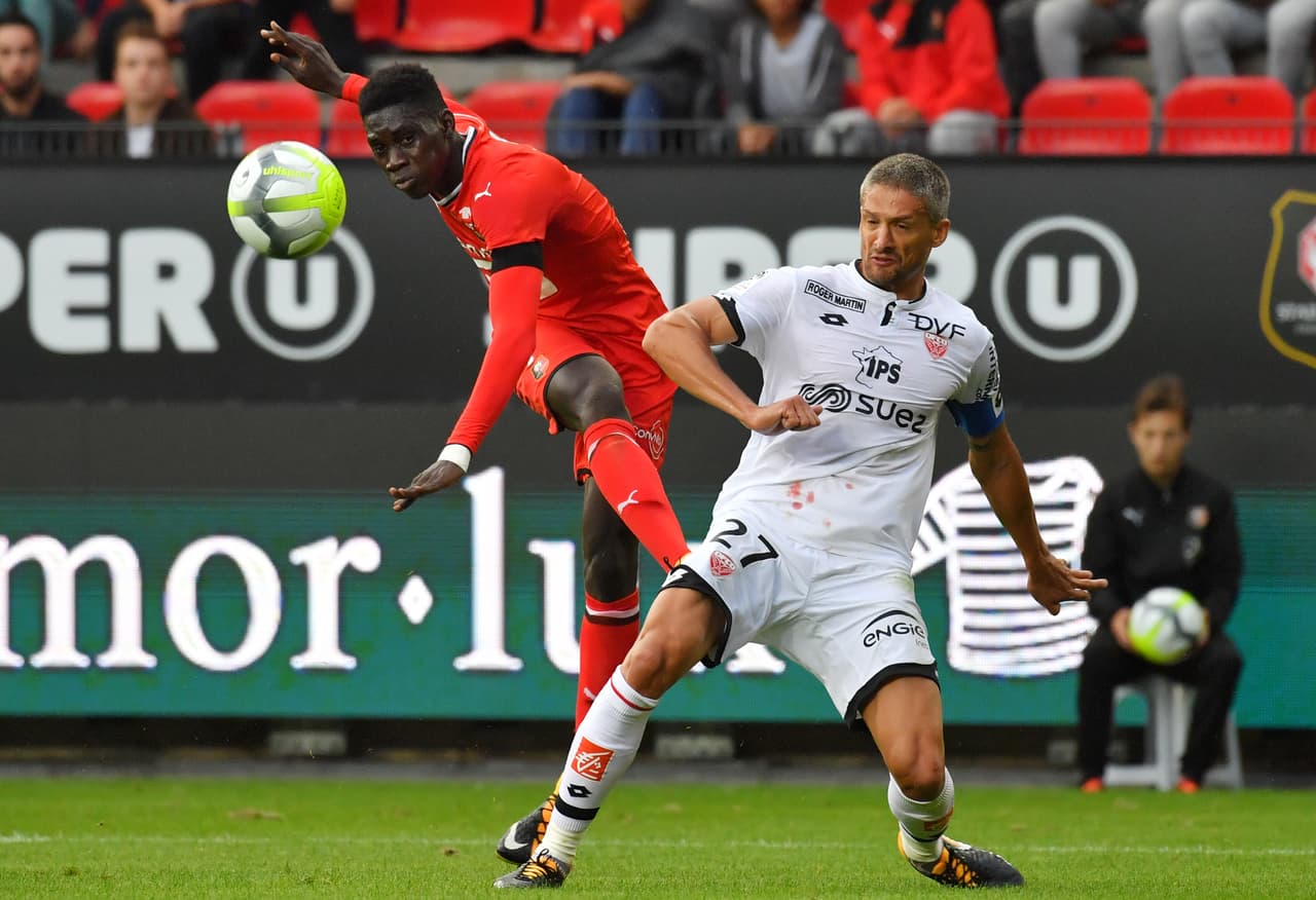 Sarr es un atacante que lleva dos temporadas en la Liga de Francia, ahora con Rennes y antes en el Metz.