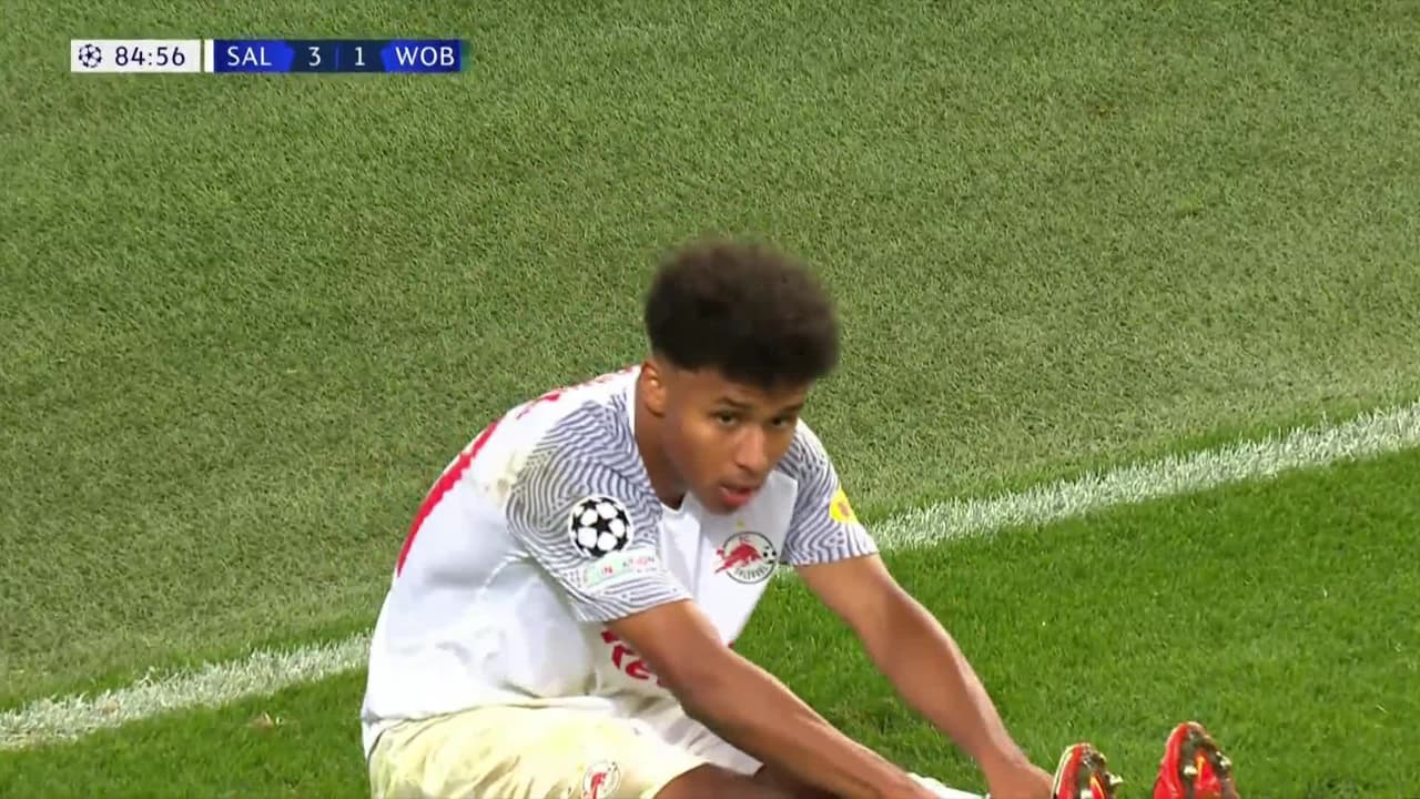 ¡TIRO ATAJADO! disparo por Karim Adeyemi.