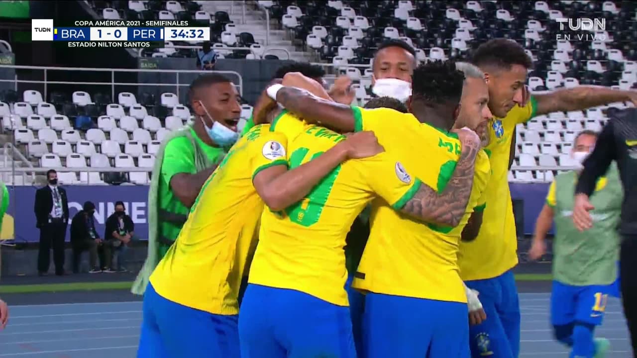 ¡GOL!  anota para Brasil. Lucas Tolentino Coelho de Lima