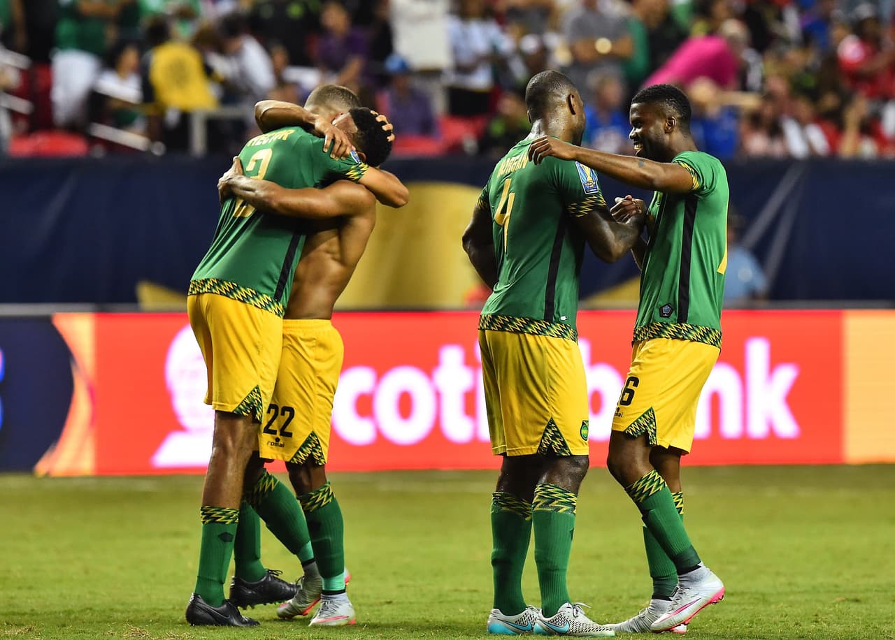 Jamaica se mantiene con vida en las eliminatorias