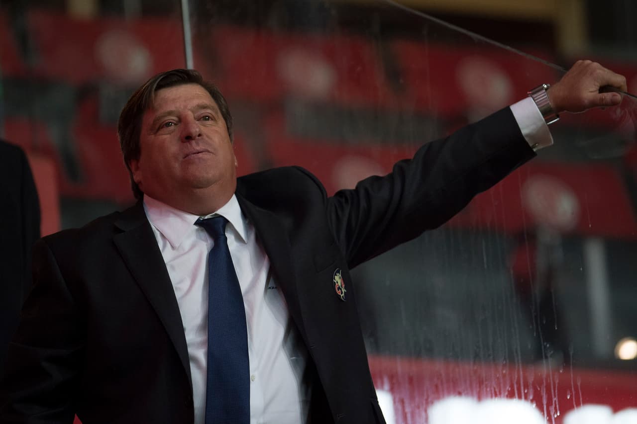 En las dos etapas de Miguel Herrera al frente del América, la indisciplina ha sido una constante en el equipo.