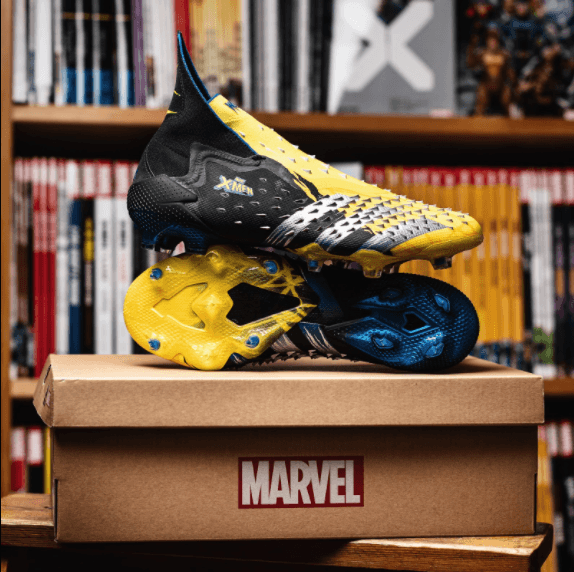 Las zapatillas de Wolverine, presentan un diseño atrevido que se divide entre amarillo en la parte delantera y negro en la parte trasera.