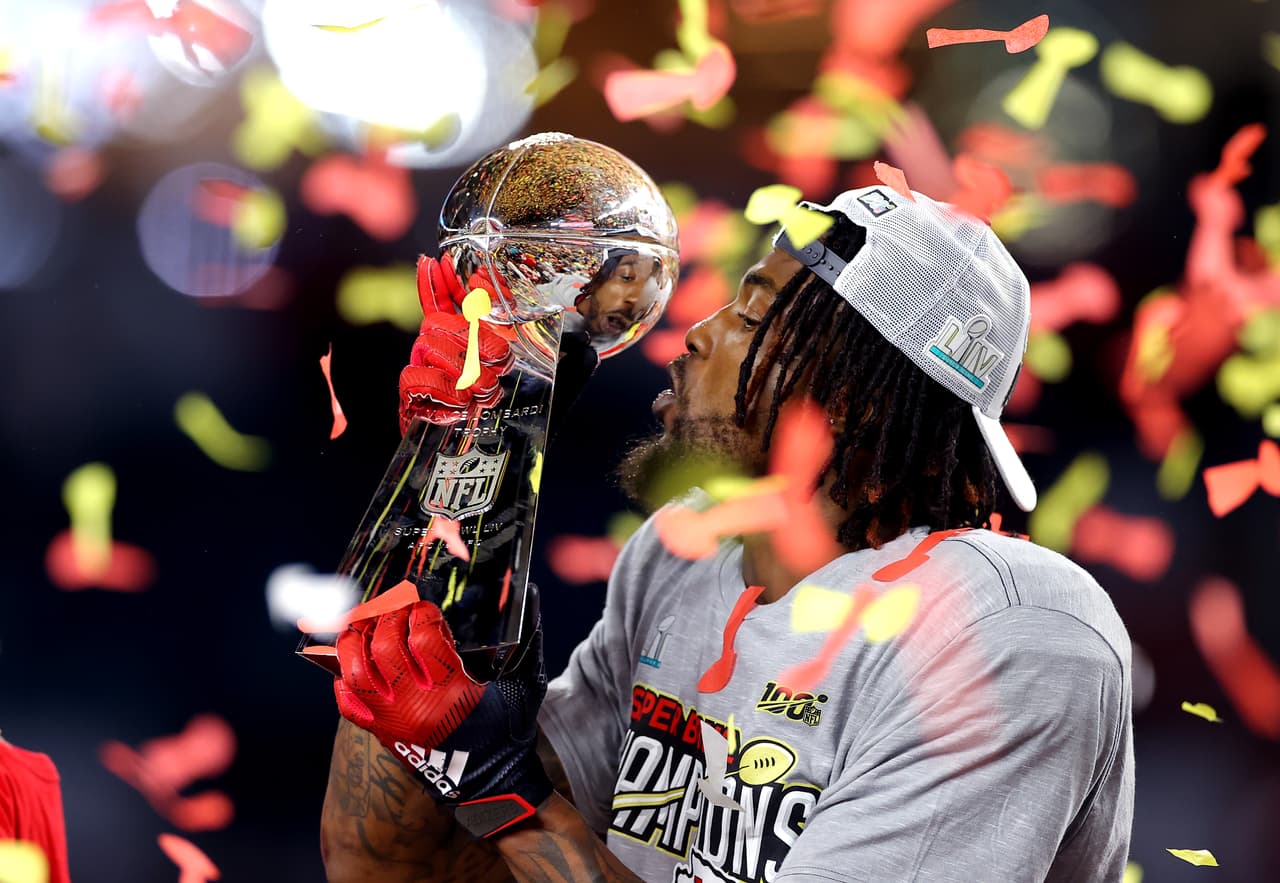 Así se presentó el festejo de los Chiefs desde los minutos finales del partido, hasta el clásico baño al head coach, Andy Reid y también la celebración con el Vince Lobardi.