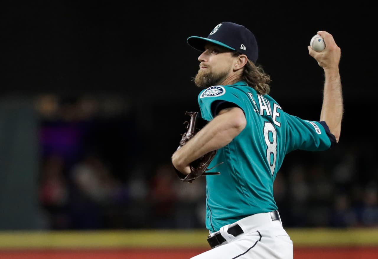 Mike Leake coquetea con el juego perfecto de Mariners