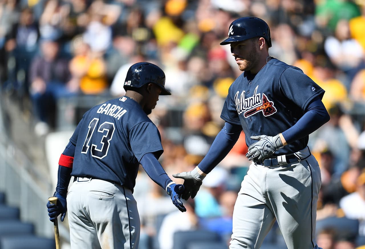 ATL 5 – 6 PIT: Por Atlanta, el 1B Fredie Freeman conectó 2 cuadrangulares solitarios y pegó 4 hits en 5 turnos al bat.