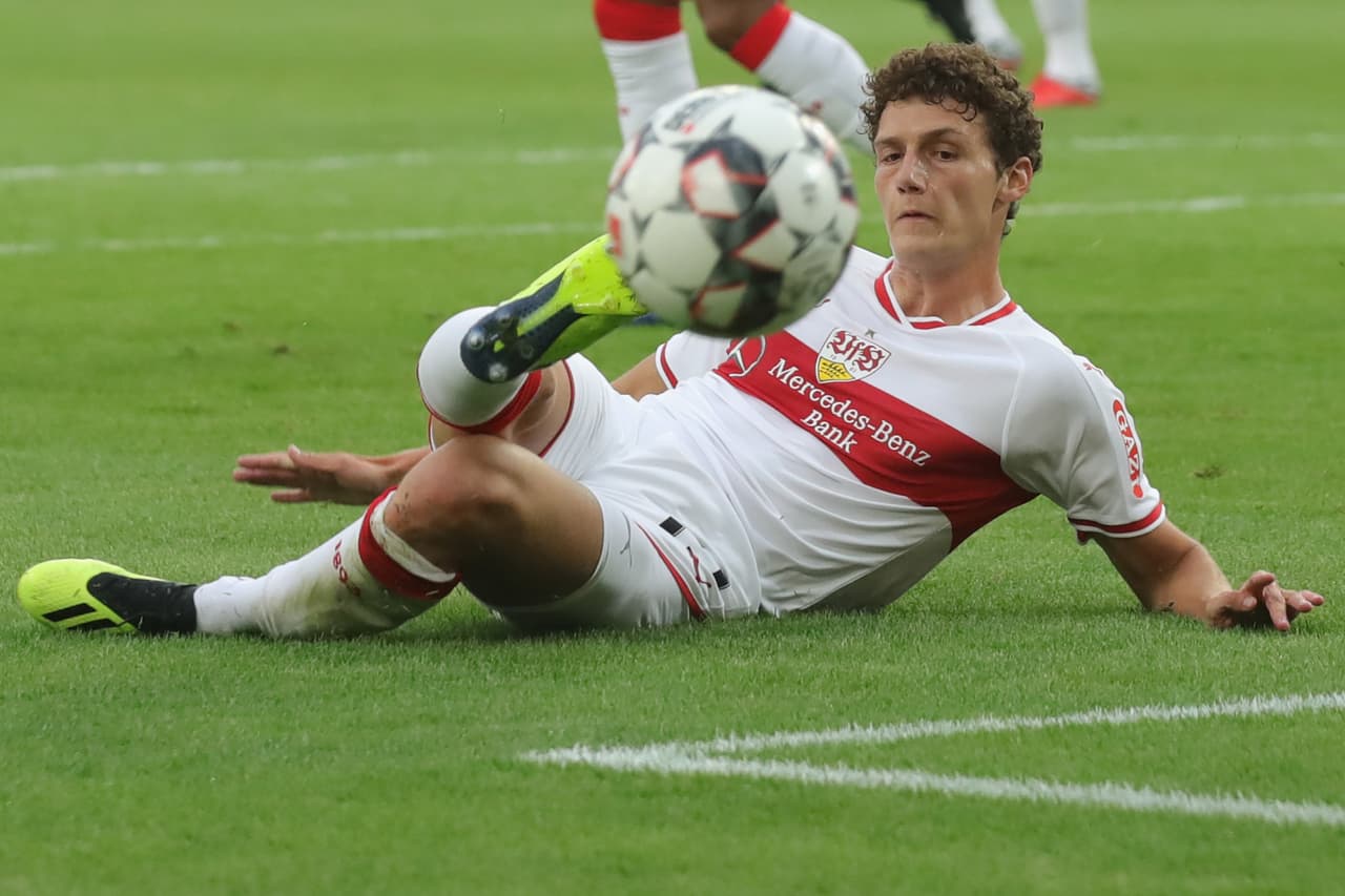 STUTTGART, GERMANY - SEPTEMBER 01: Benjamin Pavard of Stuttgart fights for the ball during the Bundesliga match between VfB Stuttgart and FC Bayern Muenchen at Mercedes-Benz Arena on September 1, 2018 in Stuttgart, Germany. (Photo by Alexander Hassenstein/Bongarts/Getty Images)