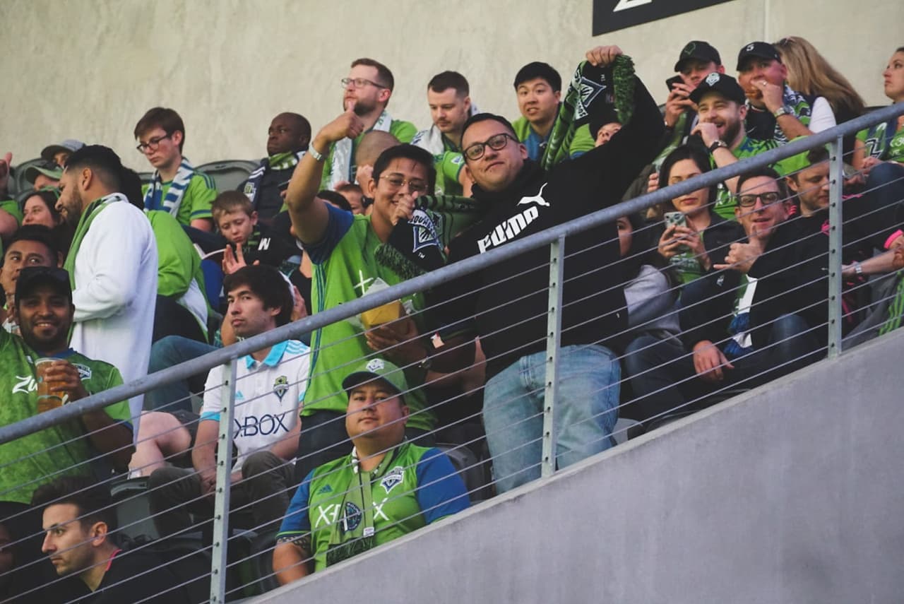 La afición de Los ángeles confía en que su equipo llegue a la MLS Cup, así se vive el encuentro previo al choque con el Sounders.