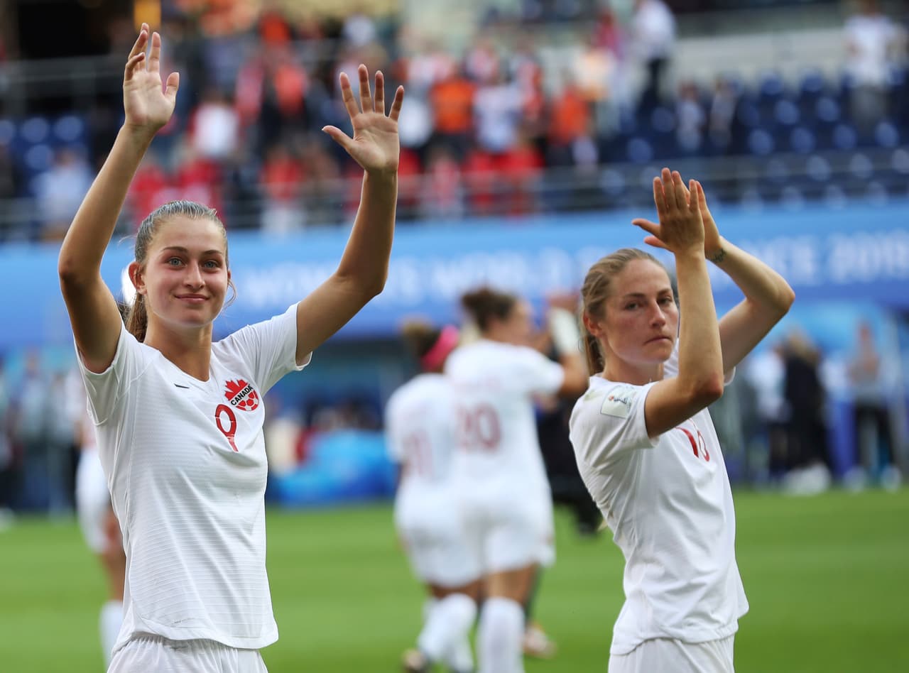 Alphonso y Jordyn hicieron historia en el FIFA 21 al convertirse en la primera relación que novio y novia aparecen en el mismo videojuego.
<br>