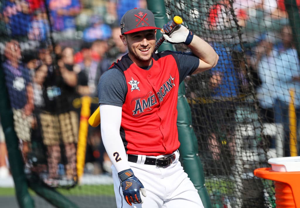 Así realizaron su práctica los peloteros seleccionados para participar en el MLB All Star Game, que se llevará a cabo este martes en Progressive Field, el Cleveland. Jugadores que generalmente son rivales pudieron convivir, charlar, entrenar, soltar el brazo y tener una leve práctica de bateo para alistarse de cara al encuentro de Media Temporada que promete ser muy atractivo.