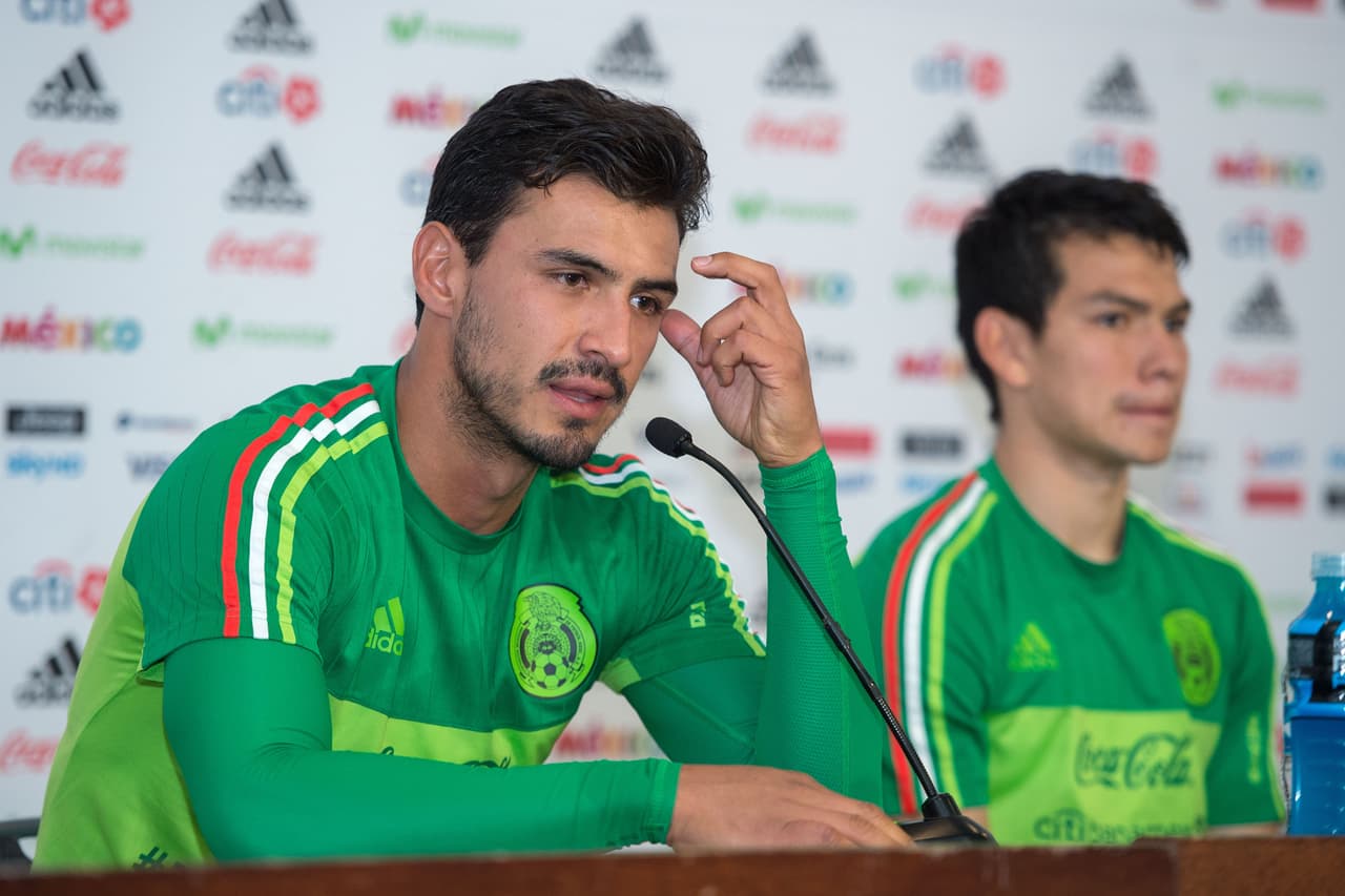 Alanis, jugador del 'Tri', podría recalar en Rayados de Monterrey, aunque todavía está en la búqueda de un equipo.