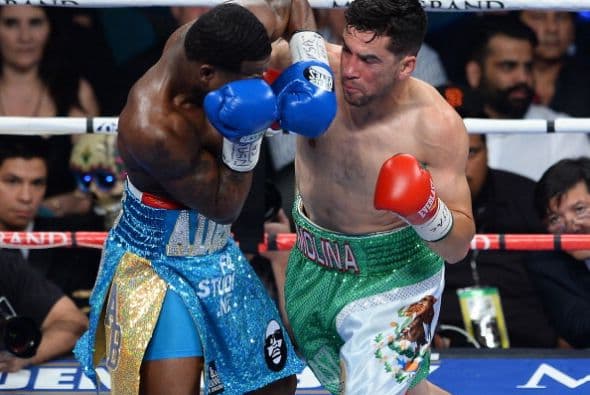 La contienda llegó a los 12 episodios sin muchas emociones, la responsabilidad recayó en los jueces, quienes calificaron así: 99-91, 98-92, 100-90.