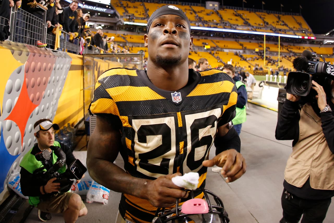 Le'Veon Bell ya no es bien visto por sus excompañeros en los Pittsburgh Steelers.
