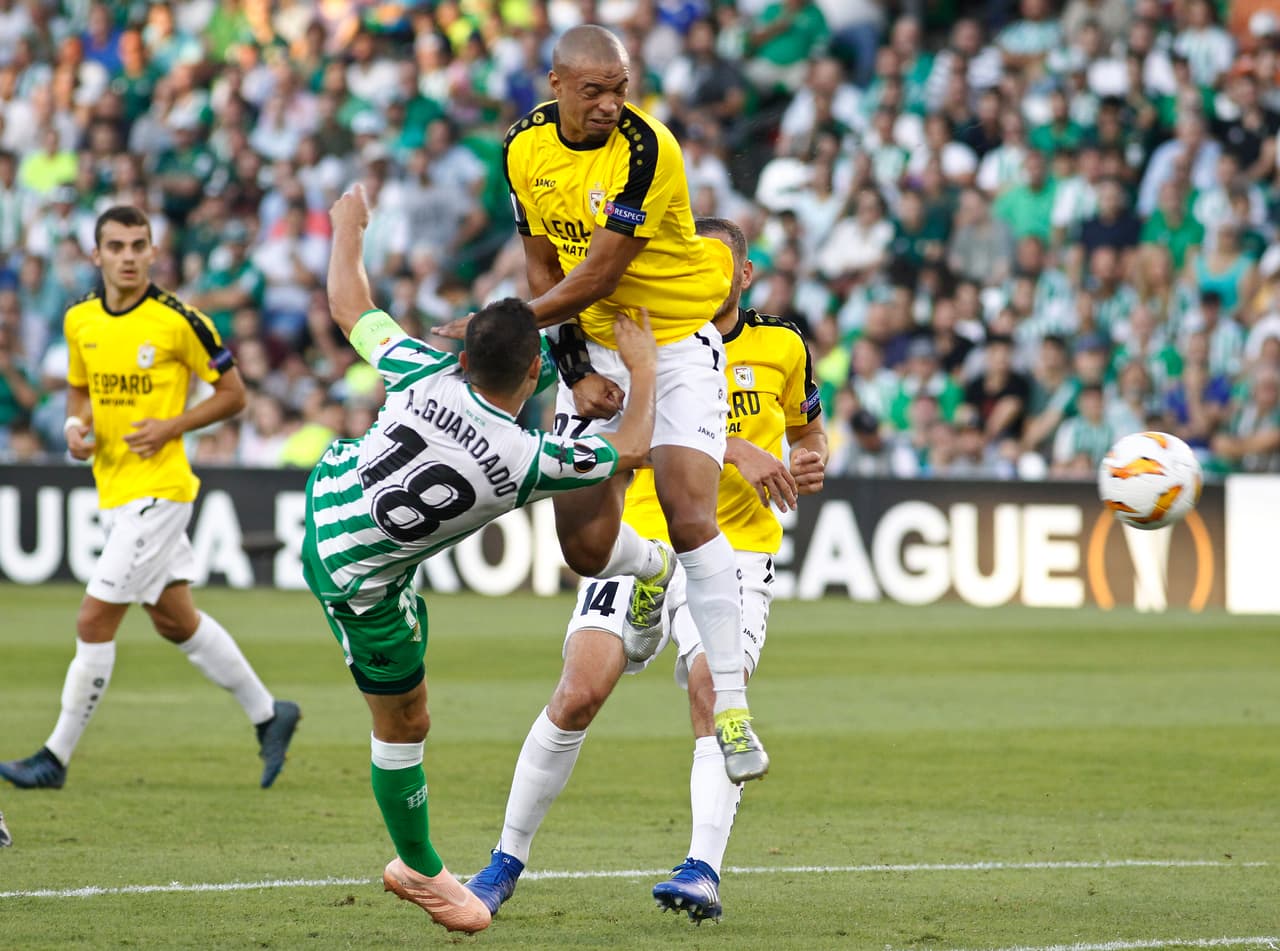 Andrés Guardado: después del triunfo por 3-0 sobre Dudelange, el Betis se prepara para visitar al Atlético de Madrid por La Liga. El mediocampista se perfila para ser titular una vez más en el equipo de Quique Setién.
