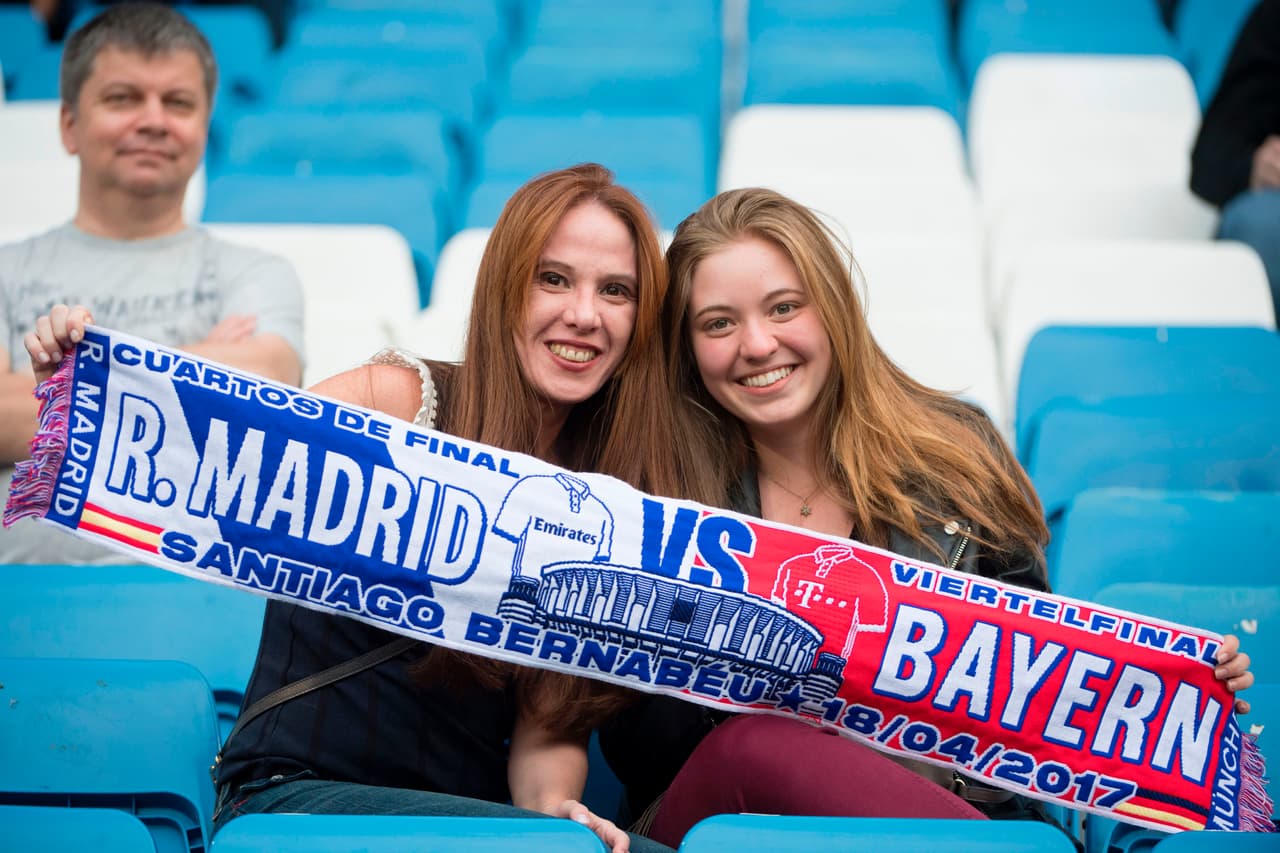 El partido de vuelta de Real Madrid contra Bayern Munich, una fiesta multicolores donde se ve la mejor cara del fútbol.