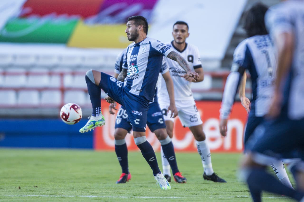 El partido arranca emocionante con intensidad de ambos equipos desde el primer minuto.