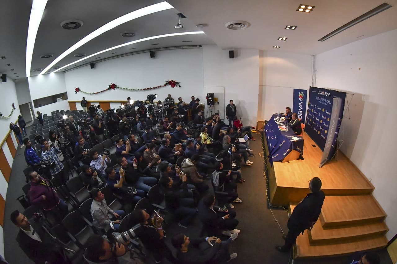 ‘El Piojo’ y ‘El Turco’ concedieron entrevistas en un ambiente relajado desde el Estadio Azteca.
