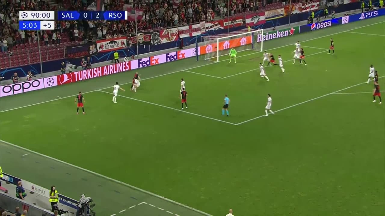 ¡TIRO ATAJADO! disparo por Nicolás Capaldo.