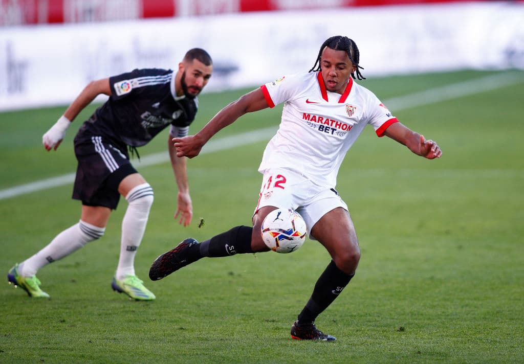 Real Madrid vence a Sevilla por la mínima con autogol | El gol que marcó Yassine Bounou (55’), derivado de un tiro de Vinicius, definió el encuentro. Los de Zidane llegaron a 20 unidades.