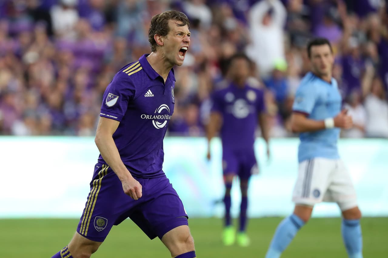 El veterano estadounidense fue un líder para Orlando City en su primer partido en la MLS. El premio fue un triunfo por 1-0 sobre NYCFC.