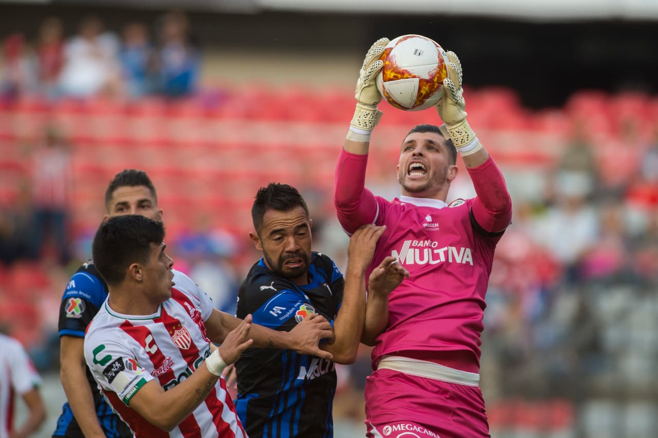 Otro de los jugadores clave para Querétaro fue Tiago Volpi, tras evitar varias ocasiones de peligro por parte de los visitantes pero el brasileño mantuvo en cero su arco.