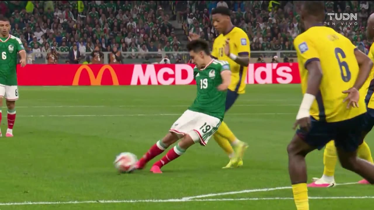 ¡Ay Morita si clavas ese golazo se cae el estadio!
