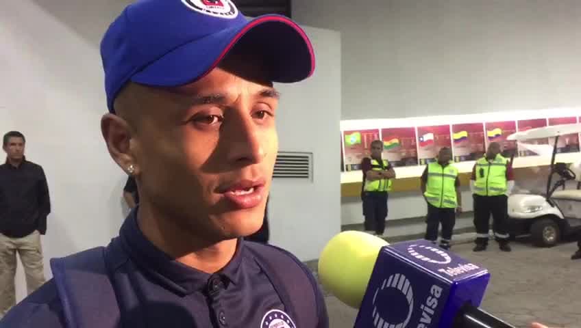 Yotún le dedica triunfo a la afición del Cruz Azul