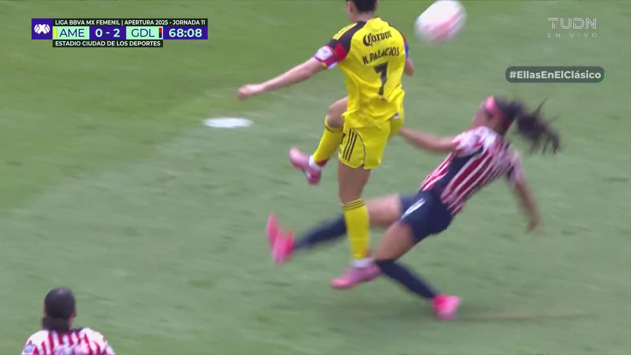 ¿Era penal para el América? Kim cae en el área pero no se señala nada