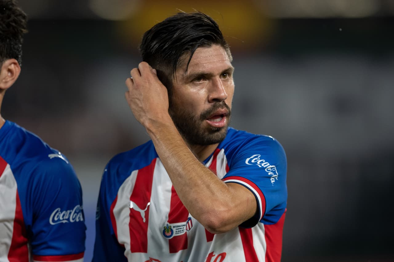Oribe Peralta, nuevo refuerzo, vio actividad ante el Atlético de Madrid.