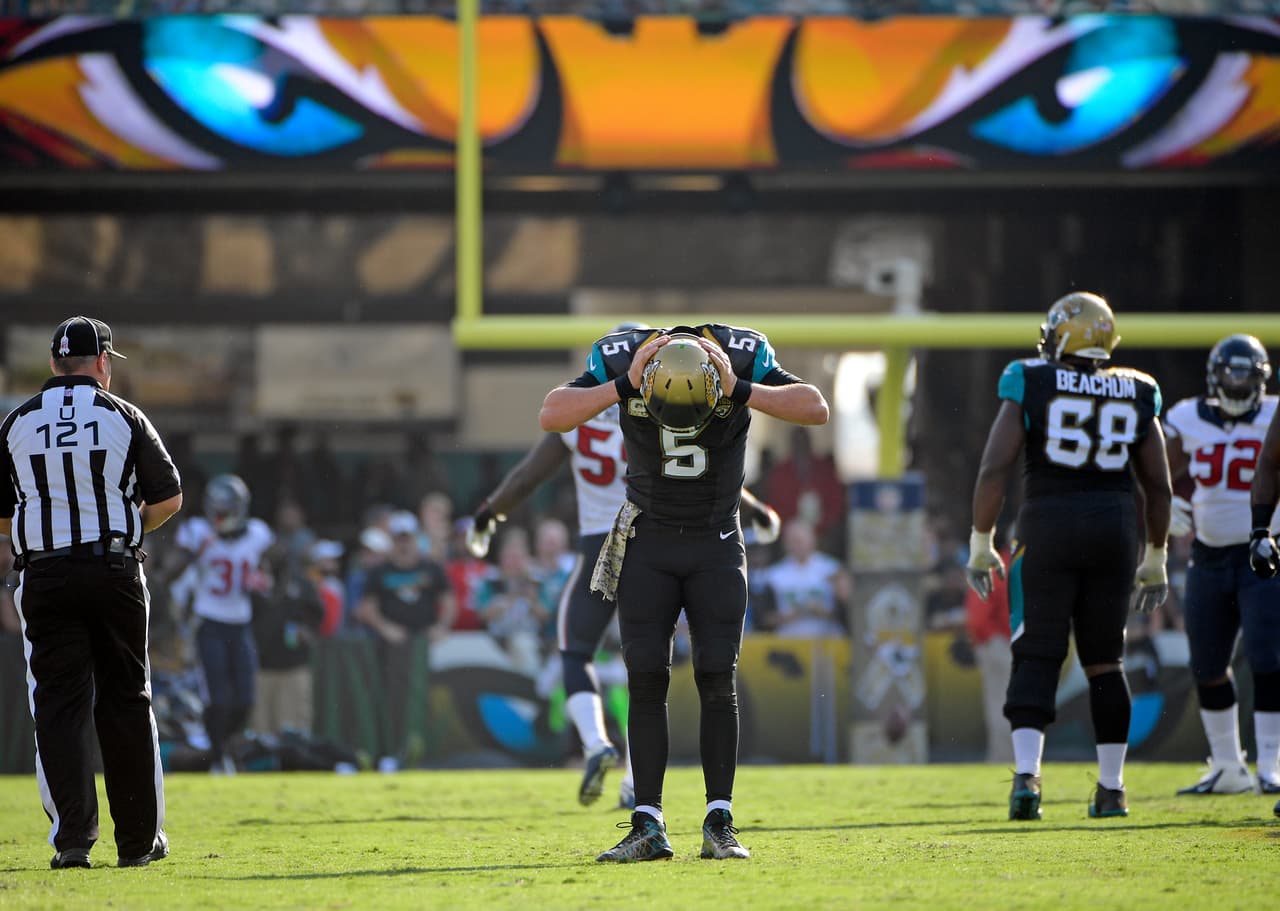 Semana para el olvido para el QB de los Jaguars, Blake Bortles.