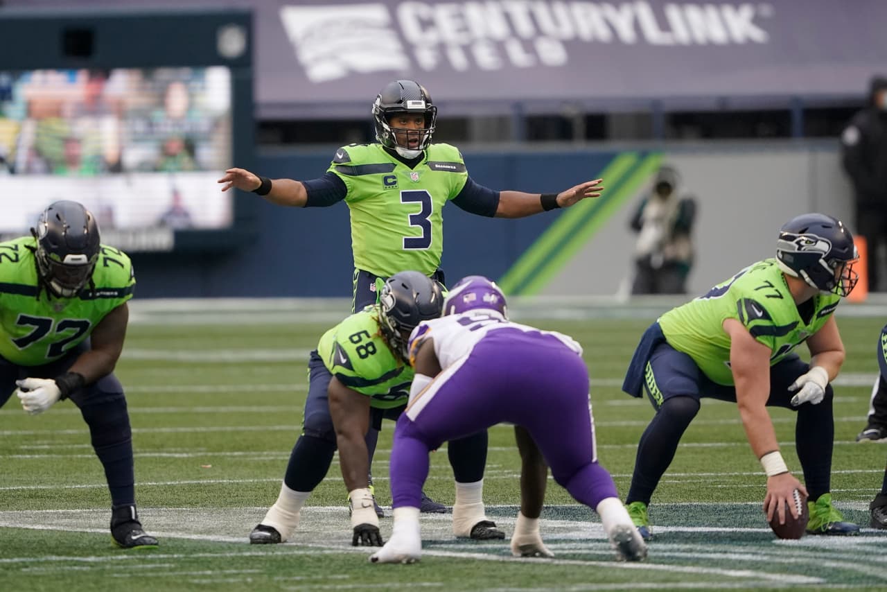 Los Seattle Seahawks consiguen ganar el encuentro en los últimos segundos del partido con un apretado marcador de 26-27 a favor.