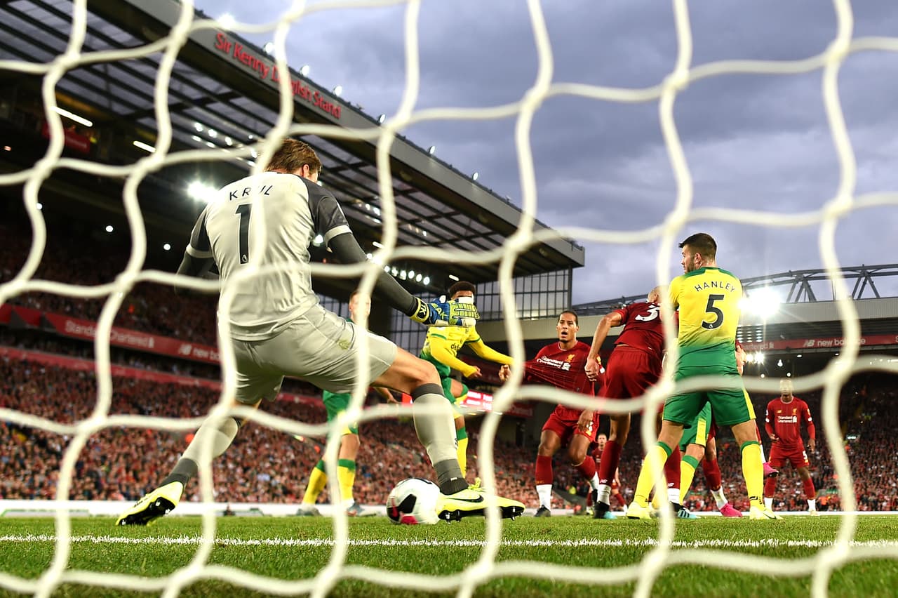 La victoria del Liverpool en el arranque de la Premier, en imágenes.