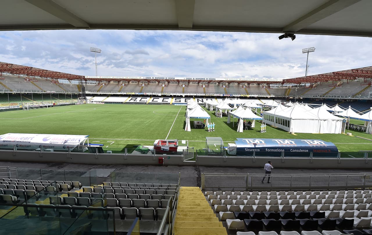 El tema de los White Stripes fue tan exitoso que en el verano de 2016 mil músicos interpretaron la canción en el Estadio Orogel, en Italia.