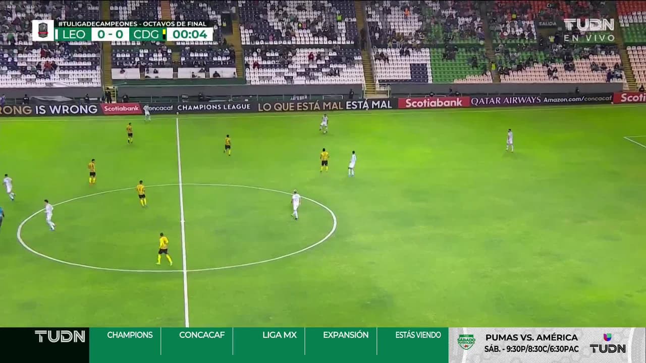 Arranca el partido y la pelota está en juego.