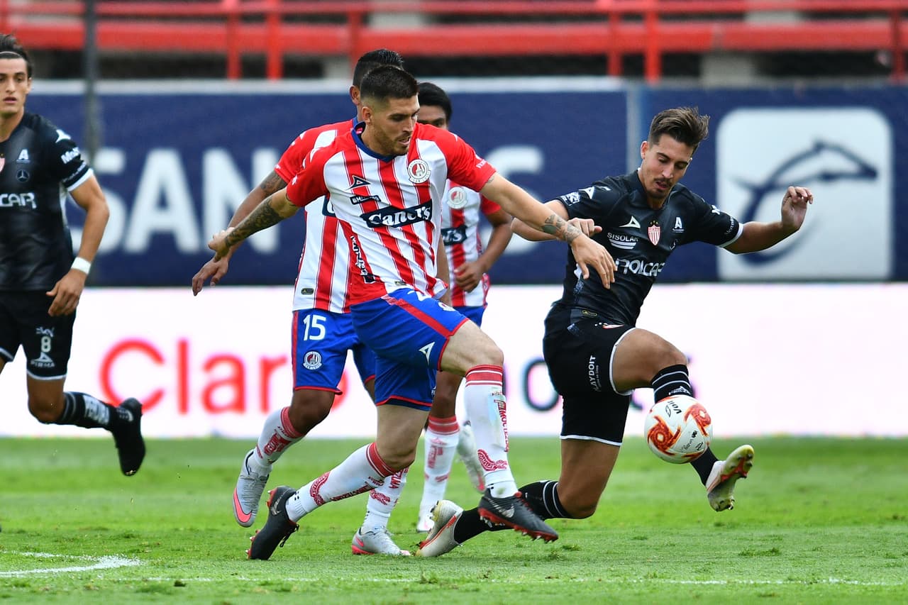 Atlético san Luis tiene más llegadas, pero estas continúan sin llevar mucho peligro.