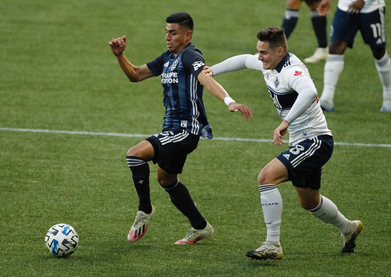 Con doblete de Fredy Montero y gol de Lucas Cavallini, los Vancouver Whitecaps golean 3-0 al LA Galaxy en casa.