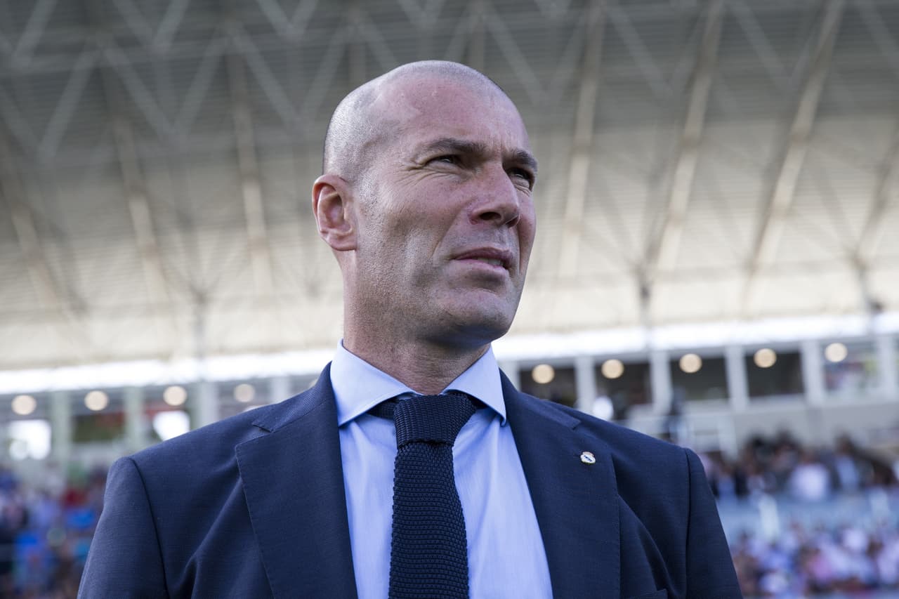 'Zizou' llegaba a 100 partidos dirigiendo al Real Madrid. Un juego especial para el francés.