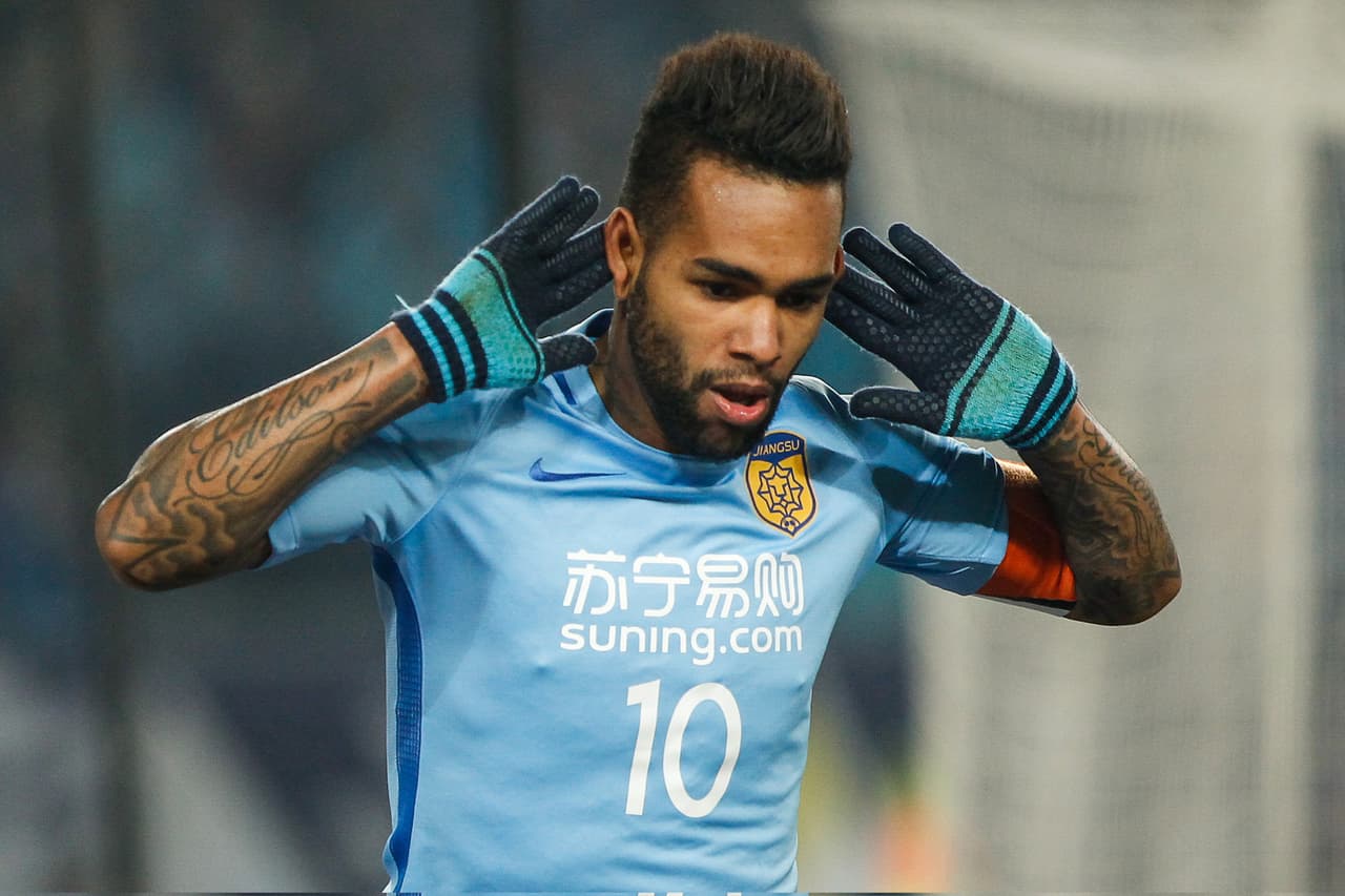 4. Alex Teixeira (Brasil) - 49.5 millones de dólares del Shakhtar Donetsk al Jiangsu Suning (Invierno 2017)
